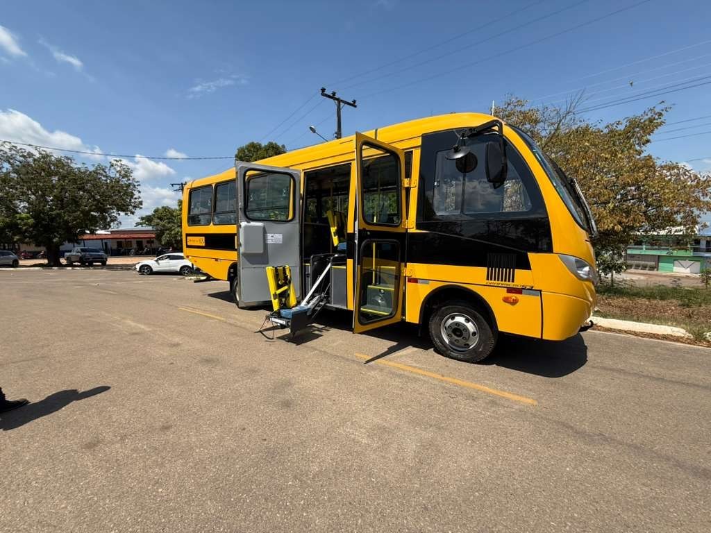 Prefeitura adquire ônibus escolar com recursos próprios que irá beneficiar alunos do campo.